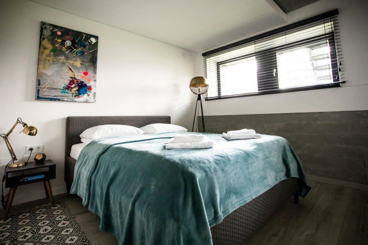 Modern And Spacious Loft Type 8 With Free Private Parking By 